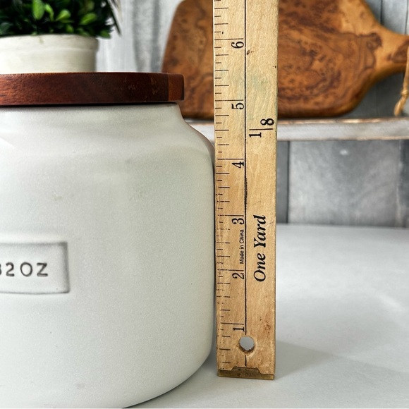 🌴Lovely Hearth and Hand 32oz Dry Goods Stoneware Jar with Wooden Lid - Picture 4 of 10